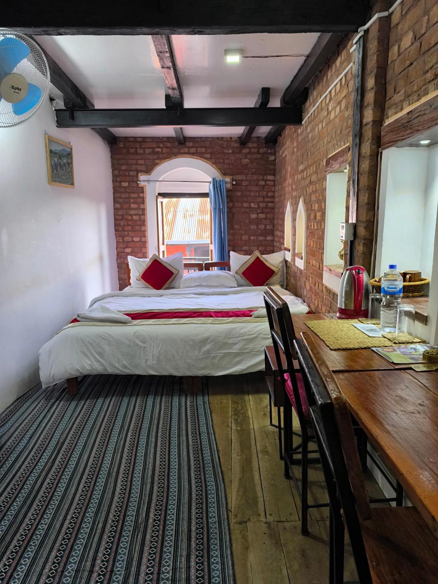 Bandipur Chhen Bed & Breakfast エクステリア 写真